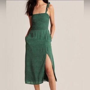 Smocked Dress w pockets